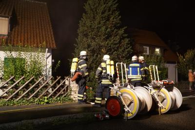 Kellerbrand in Altbach, brennender Kuehlschrank loest Feuerwehreinsatz aus